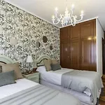 Elegant In Getxo